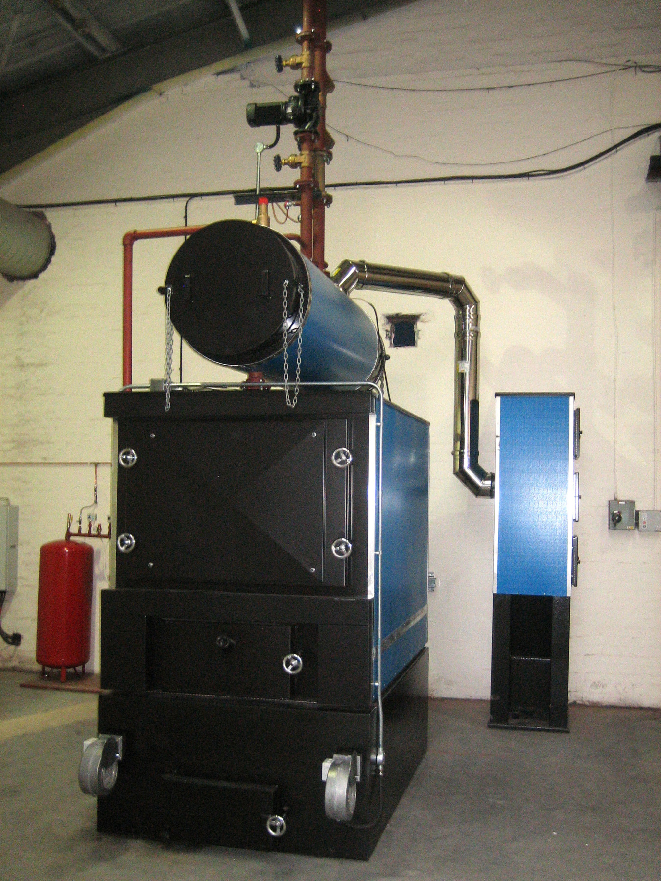 300 kW Boiler with a new design 60kW economiser